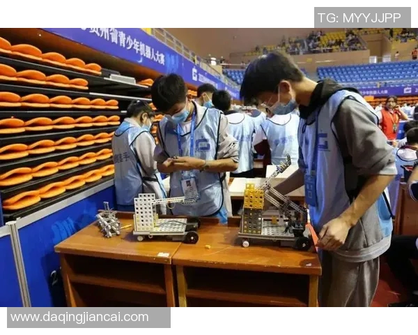 足球明星与智能机器人展开奇妙对话共探未来科技与体育的完美结合